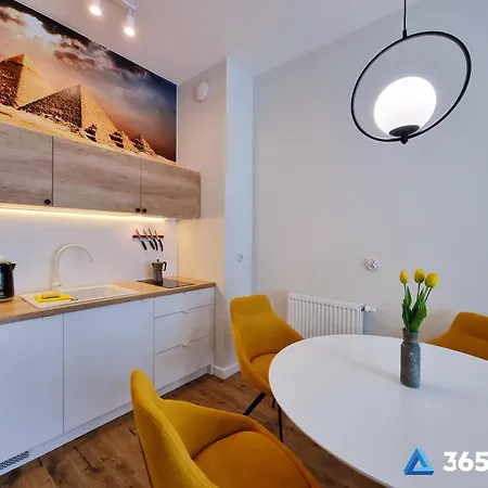 365pam - Faraon 21 * Ustronie Morskie